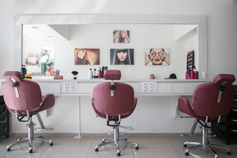 Intérieur d'un salon de coiffure moderne
